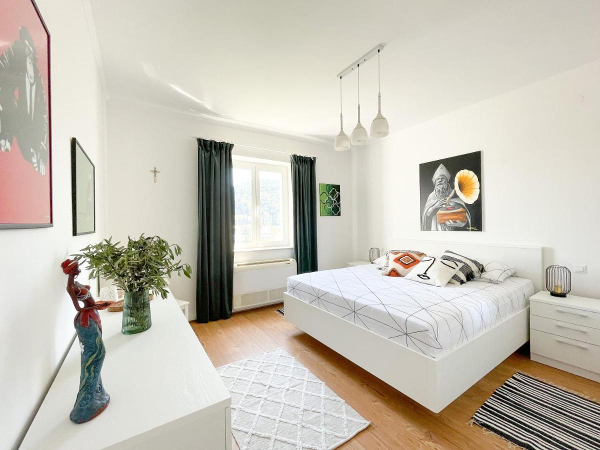 Melisa With Balcony & Free Parking *